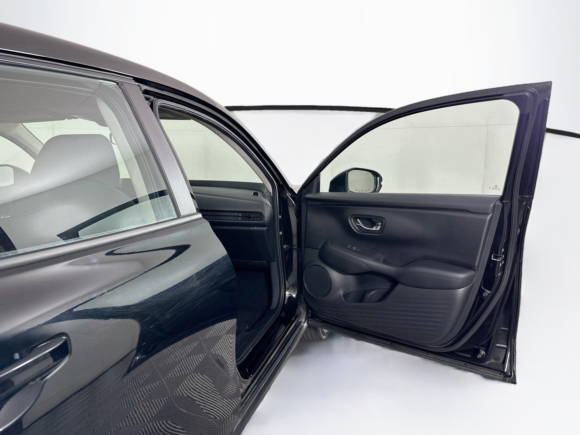 Used 2025 Honda HR-V LX image 29