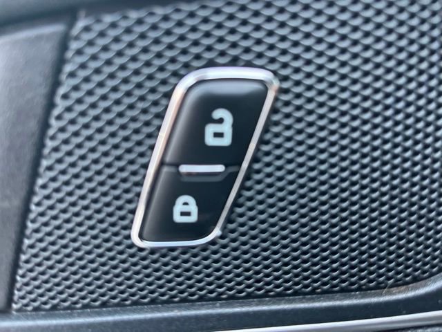 Used 2020 Ford Edge SEL image 12