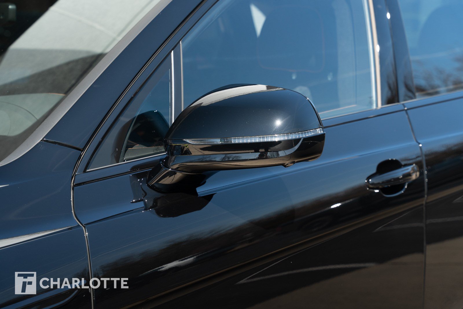Used 2025 Bentley Bentayga AWD/4WD image 10