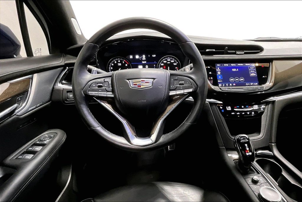 Used 2023 Cadillac XT6 Sport w/ Platinum Package AWD/4WD image 6