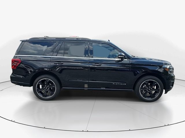 Used 2023 Ford Expedition Limited AWD/4WD image 3