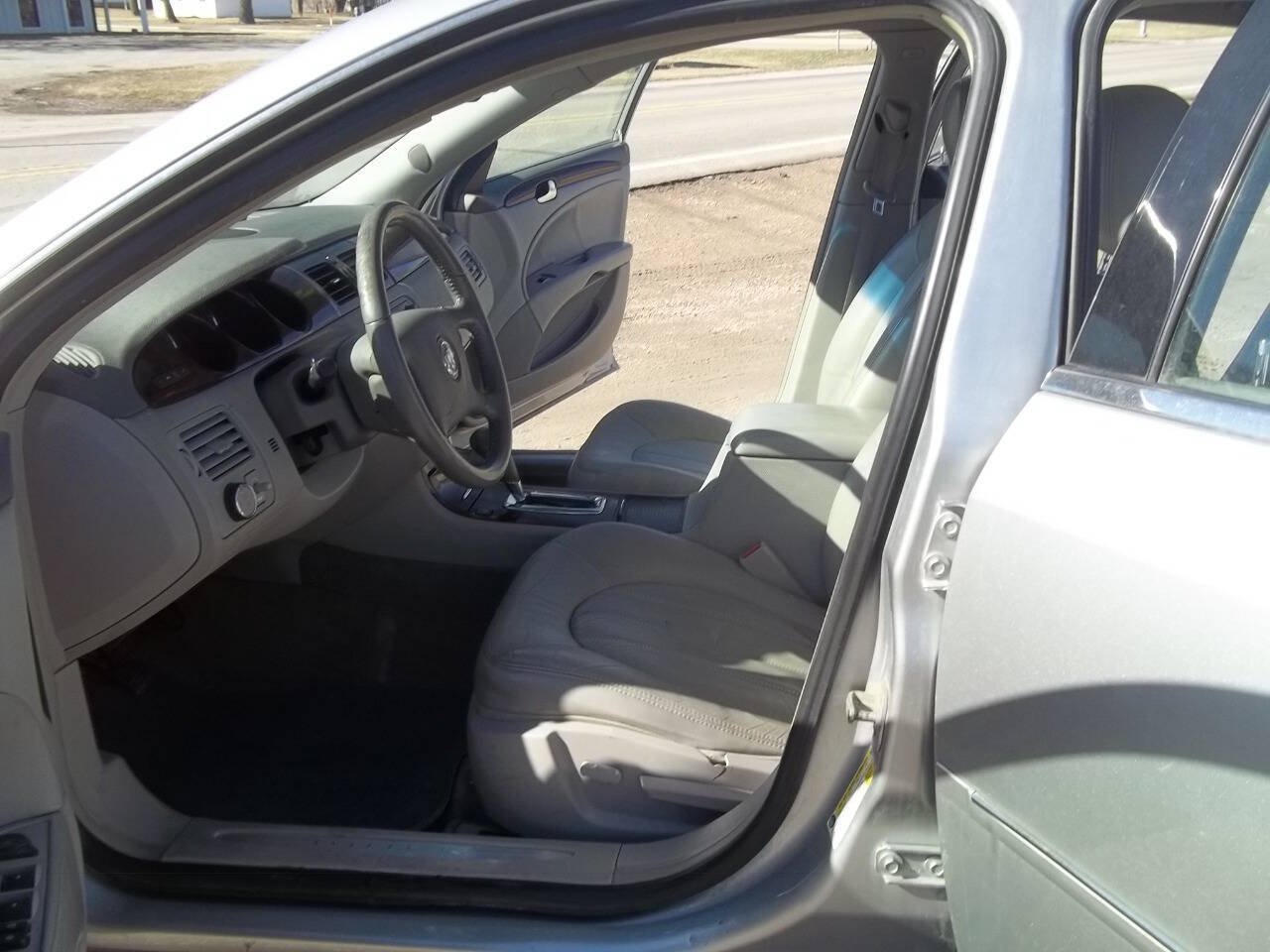 Used 2008 Buick Lucerne CXL FWD image 7