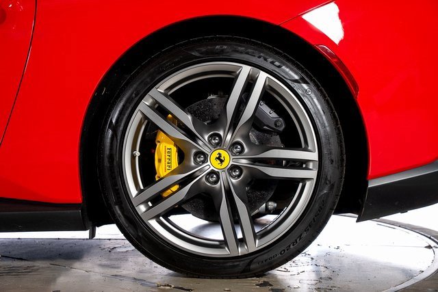Used 2019 Ferrari Portofino image 17