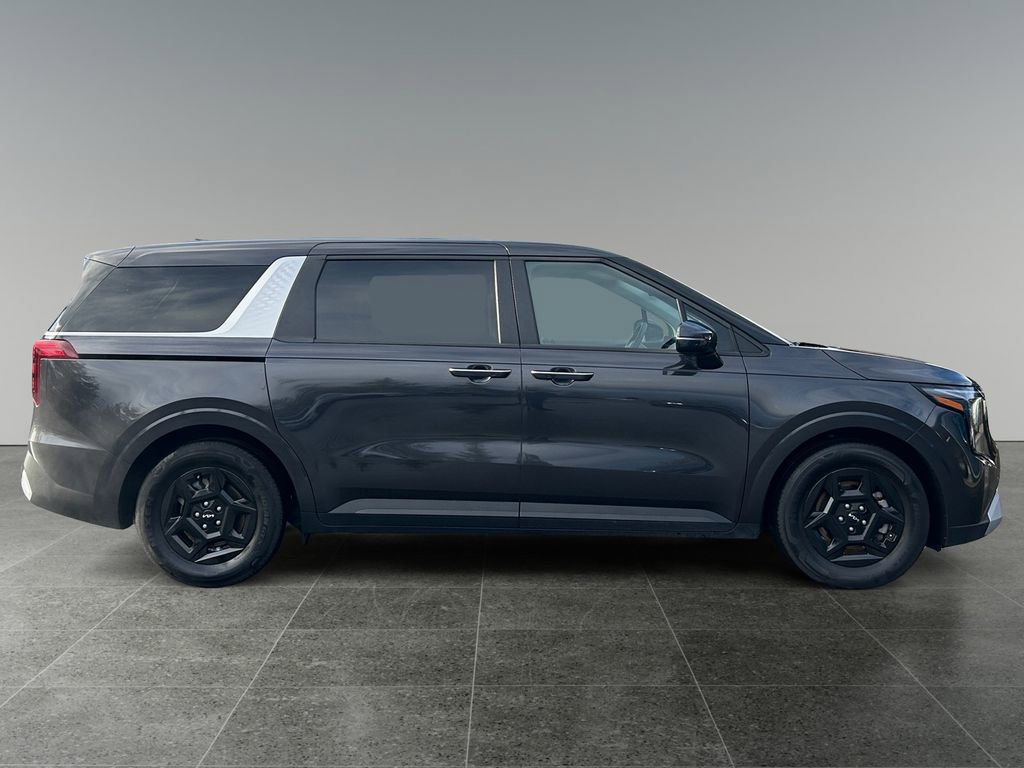 Used 2025 Kia Carnival image 8