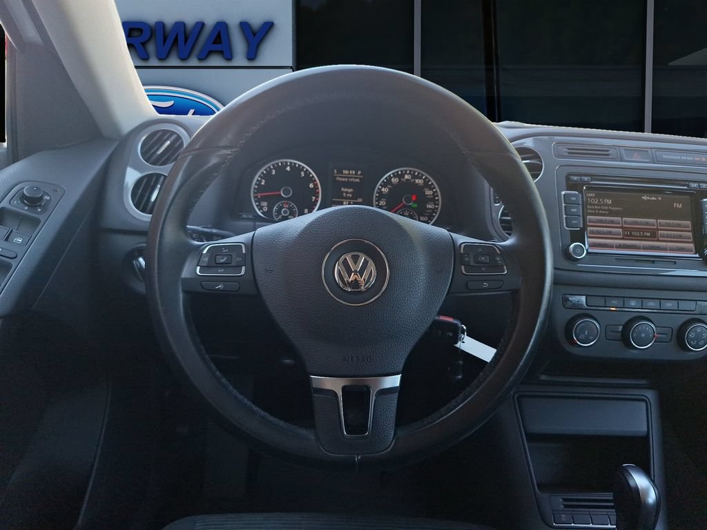 Used 2015 Volkswagen Tiguan S FWD image 13