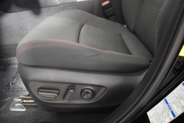 Used 2022 Toyota RAV4 SE w/ Weather & Moonroof Package AWD/4WD image 10