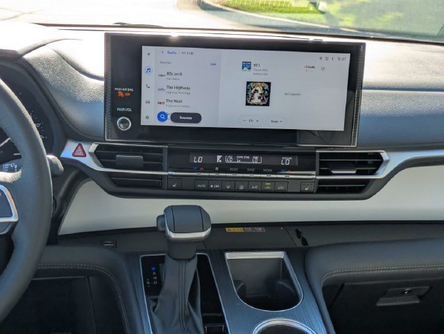 Certified 2026 Toyota Sienna XLE FWD image 22