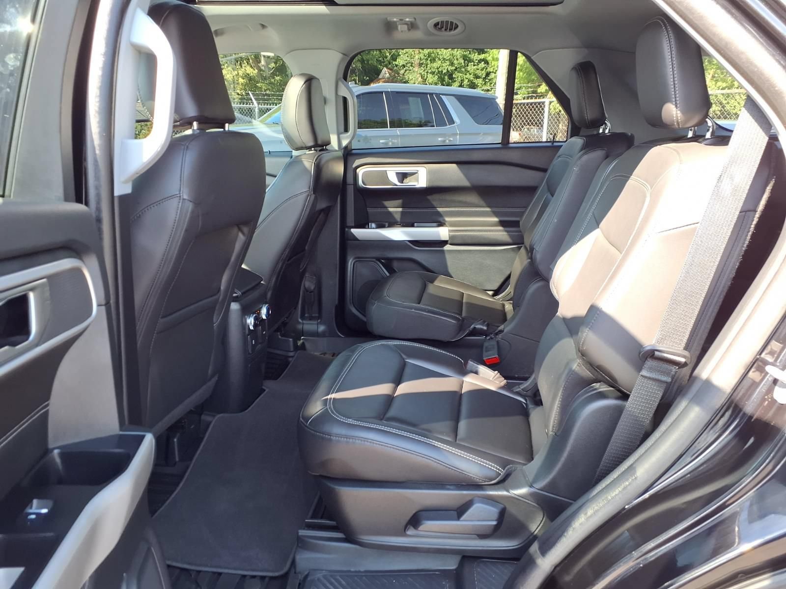 Used 2023 Ford Explorer XLT w/ Equipment Group 202A AWD/4WD image 20