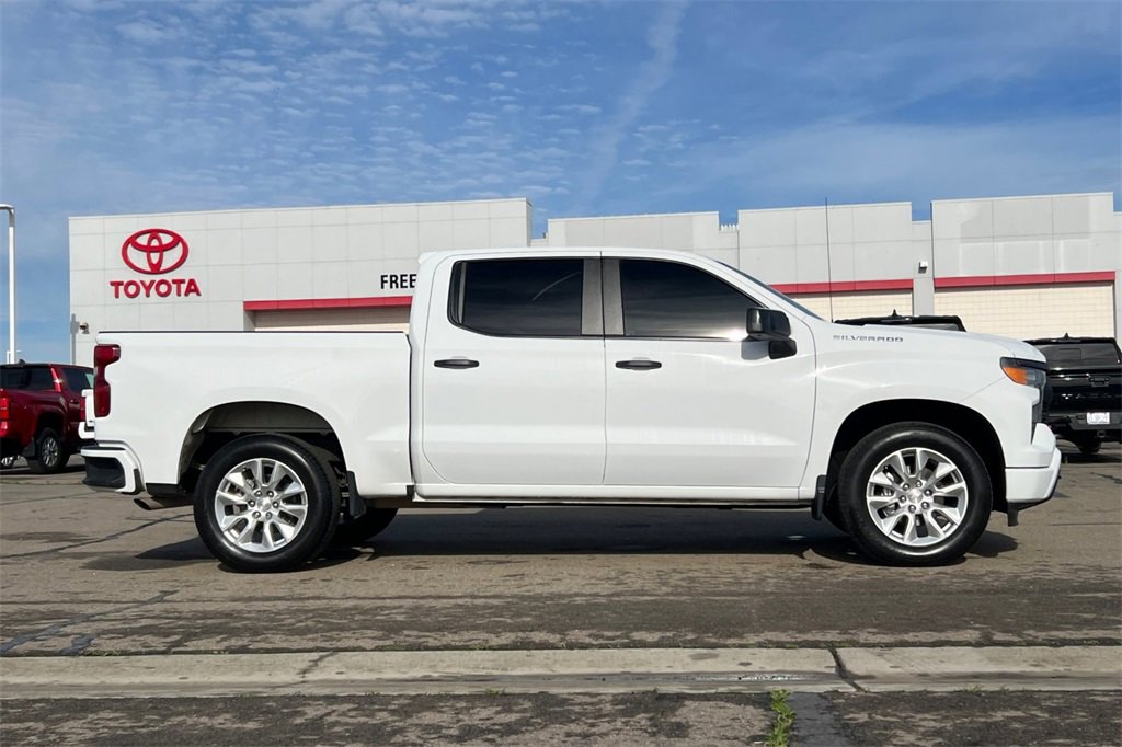 Used 2024 Chevrolet Silverado 1500 Custom image 3