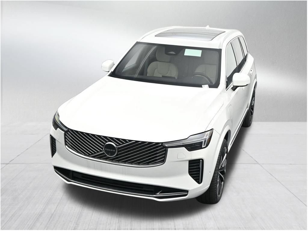 New 2026 Volvo XC90 T8 Plus w/ Protection Package Premier AWD/4WD image 16
