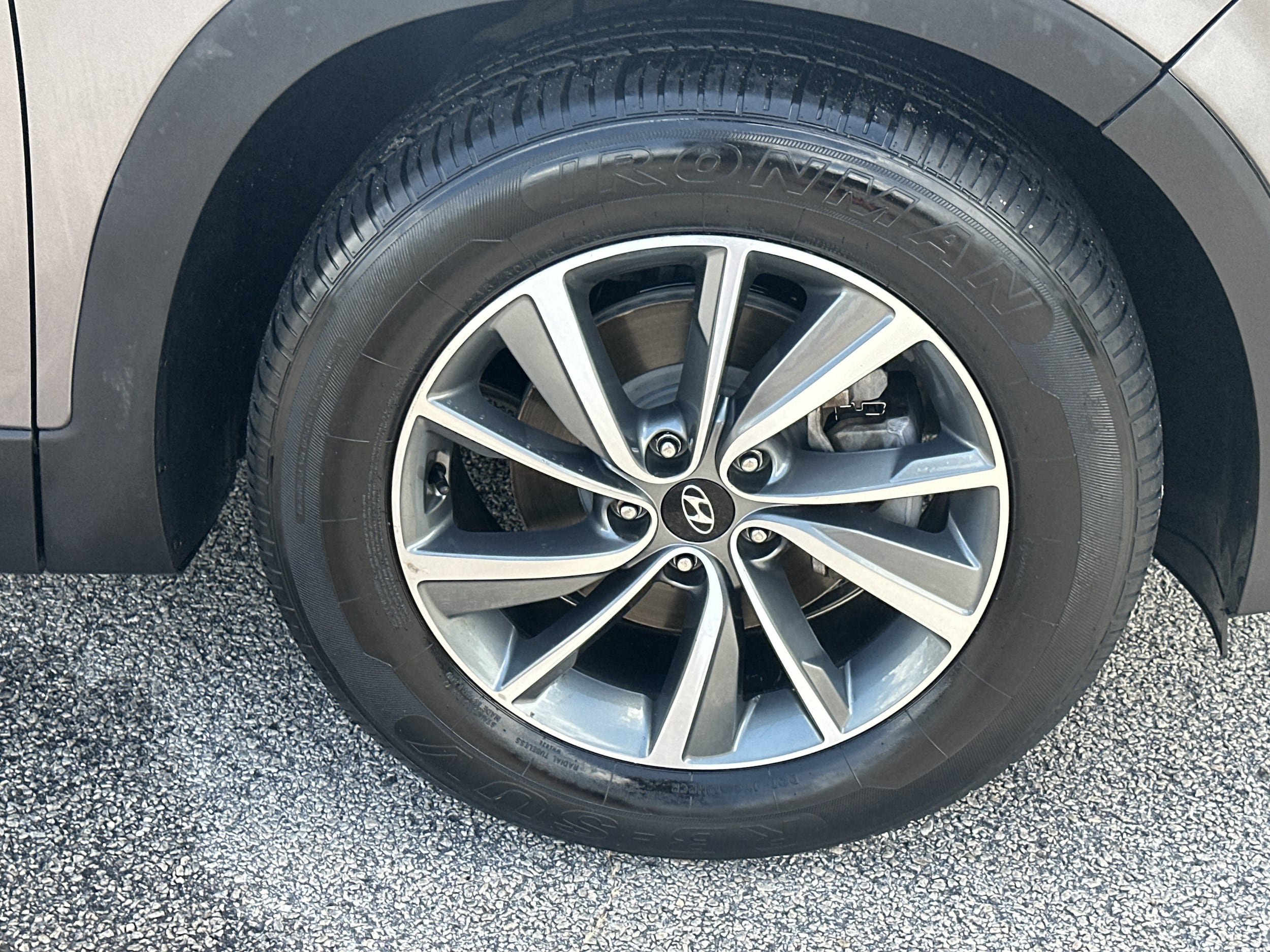 Used 2019 Hyundai Santa Fe Limited FWD image 12