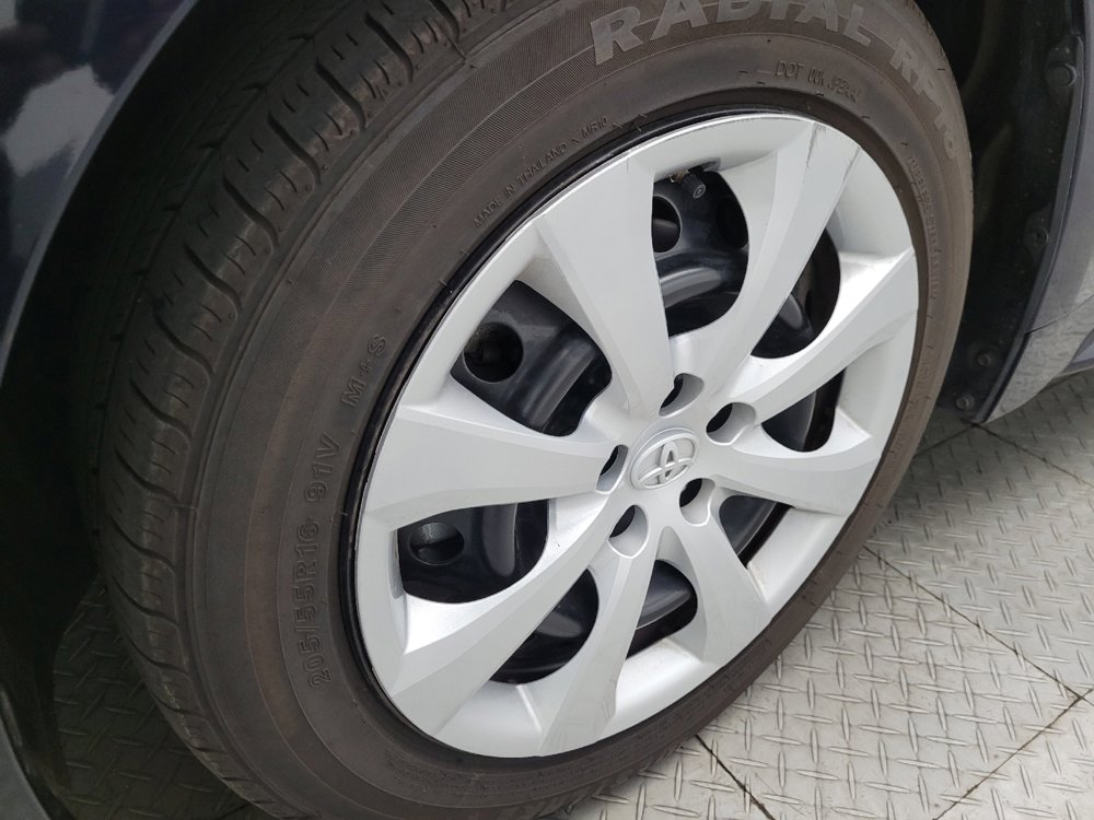 Used 2022 Toyota Corolla LE image 31