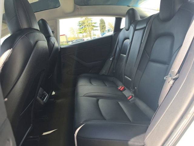 Used 2018 Tesla Model 3 Long Range RWD image 10