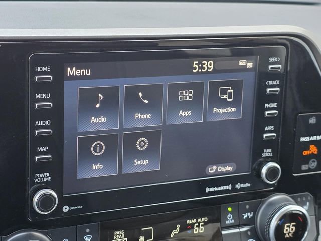 Used 2022 Toyota Highlander XLE image 18