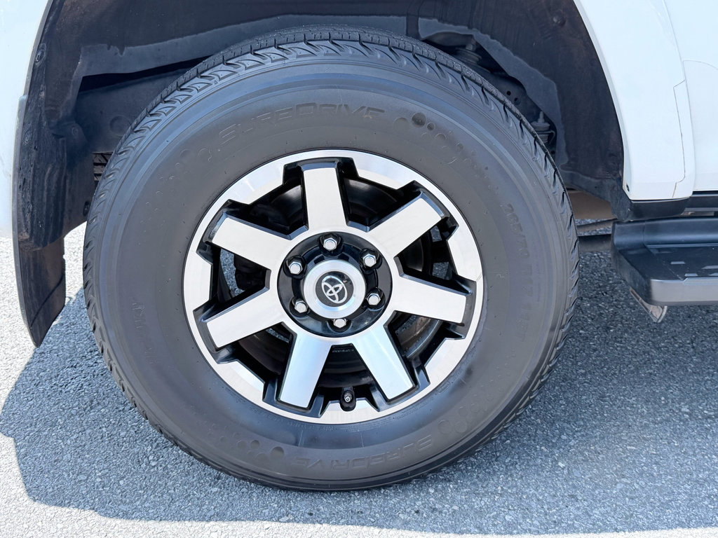Used 2021 Toyota 4Runner TRD Off-Road Premium AWD/4WD image 35