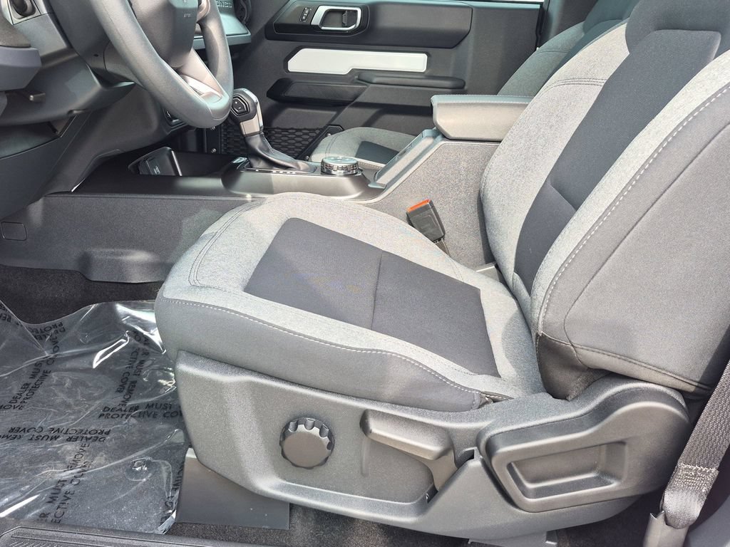 Used 2025 Ford Bronco 2-Door w/ Sasquatch Package AWD/4WD image 16