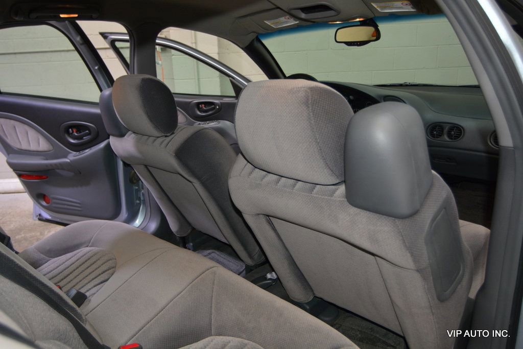 Used 2005 Pontiac Bonneville SE image 19