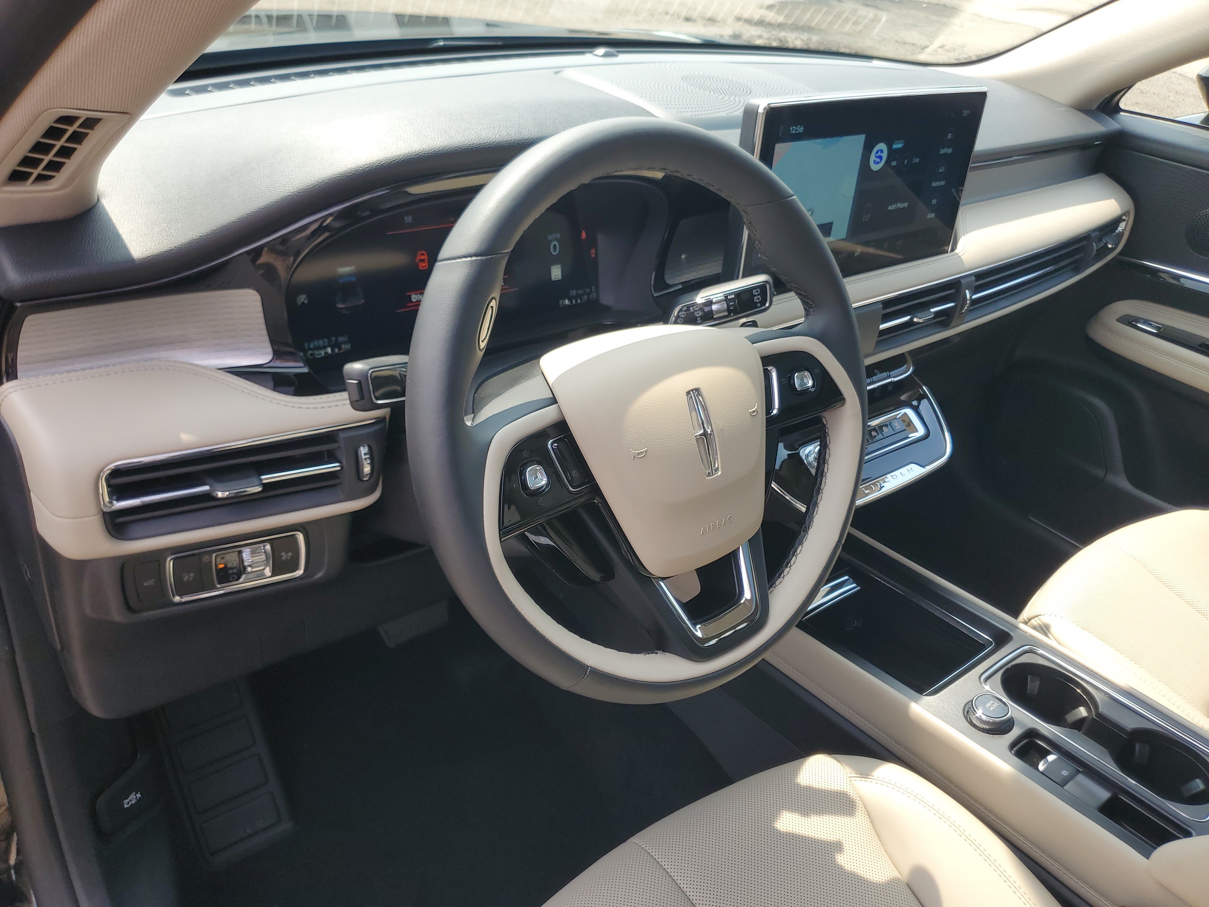 Certified 2025 Lincoln Corsair AWD w/ Equipment Group 101A image 13