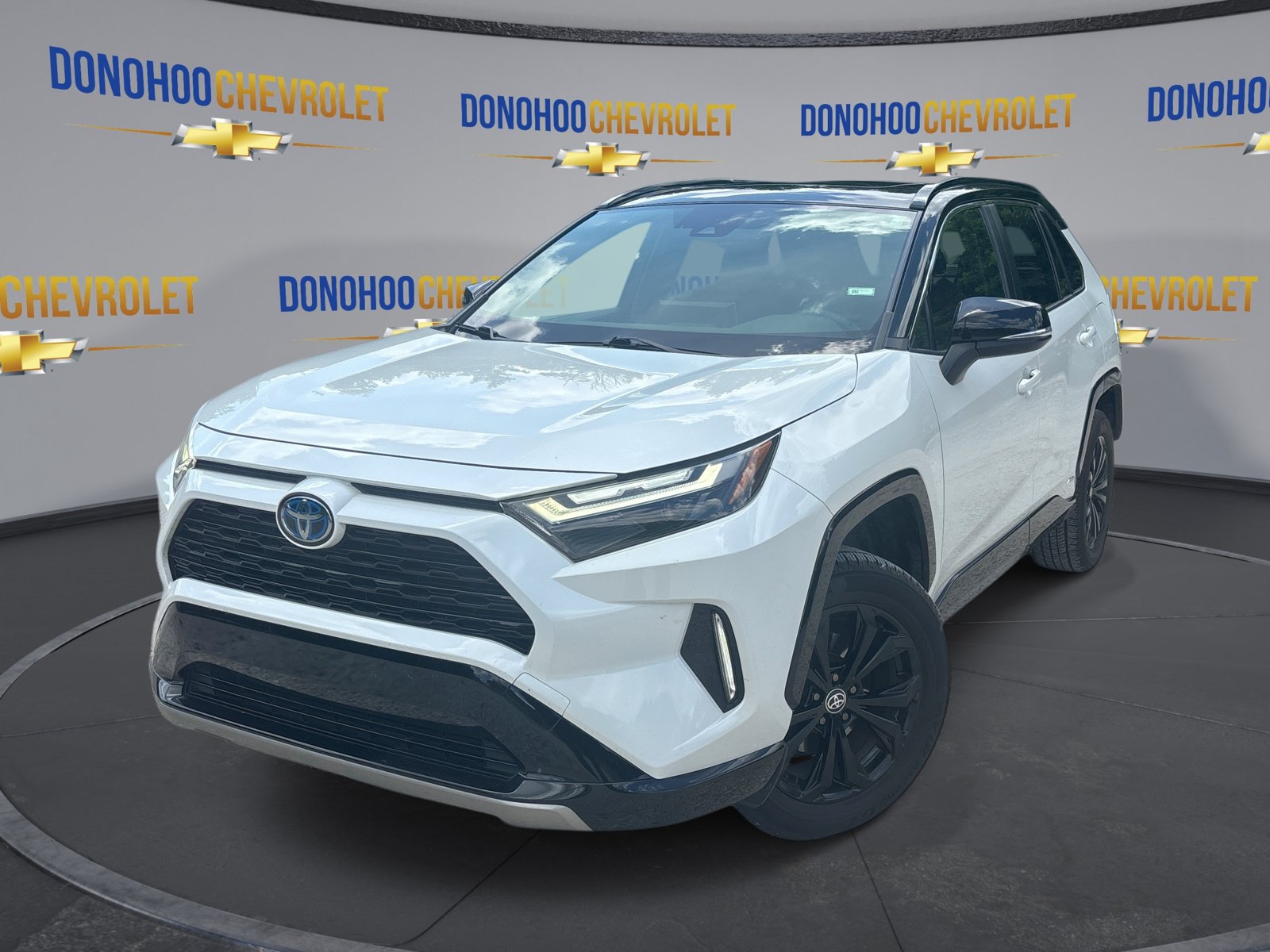 Used 2022 Toyota RAV4 XSE w/ XSE Grade Weather Package AWD/4WD image 4