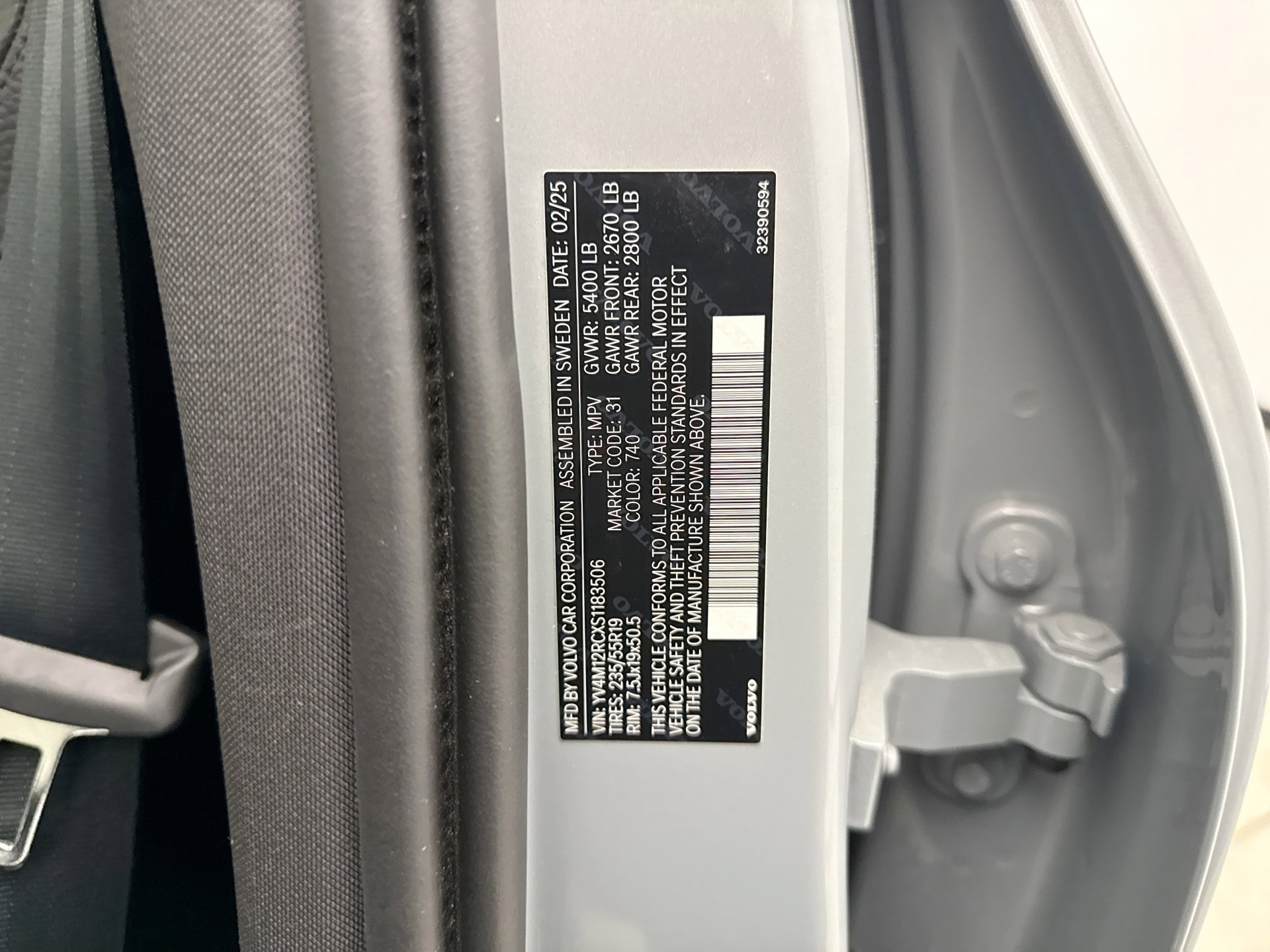 Used 2025 Volvo XC60 B5 Plus image 11