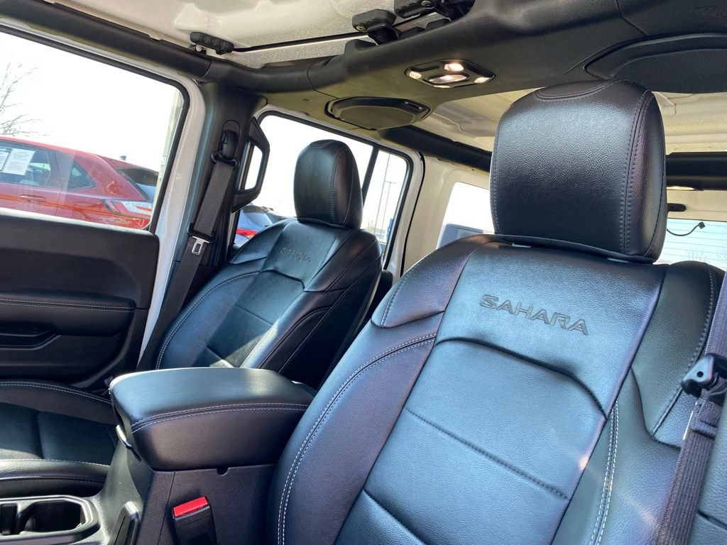 Used 2023 Jeep Wrangler Unlimited Sahara w/ Cold Weather Group AWD/4WD image 28