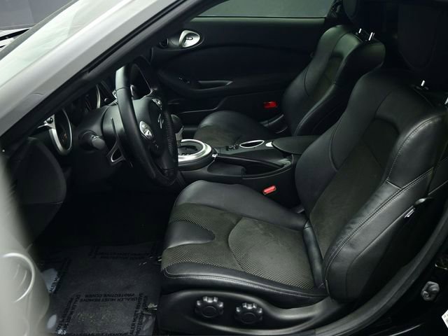Used 2020 Nissan 370Z Touring Sport image 4