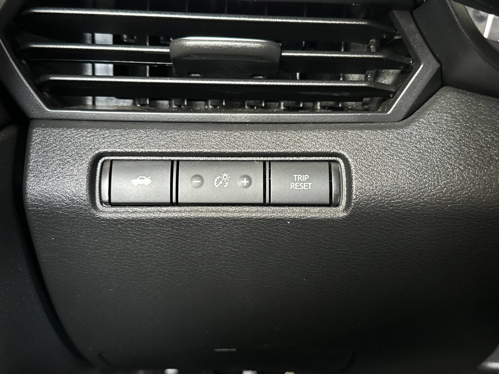 Used 2024 Nissan Altima 2.5 S FWD image 25