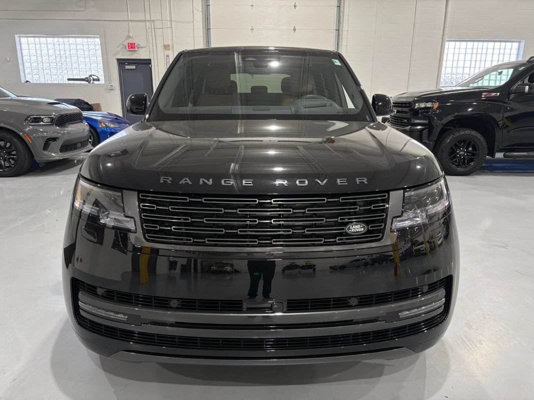 Used 2026 Land Rover Range Rover SE AWD/4WD image 2