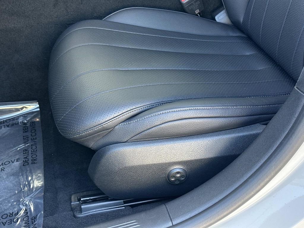 Used 2025 Mercedes-Benz E 350 4MATIC Sedan image 27