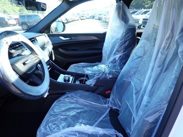 New 2025 Jeep Grand Cherokee L Altitude image 12