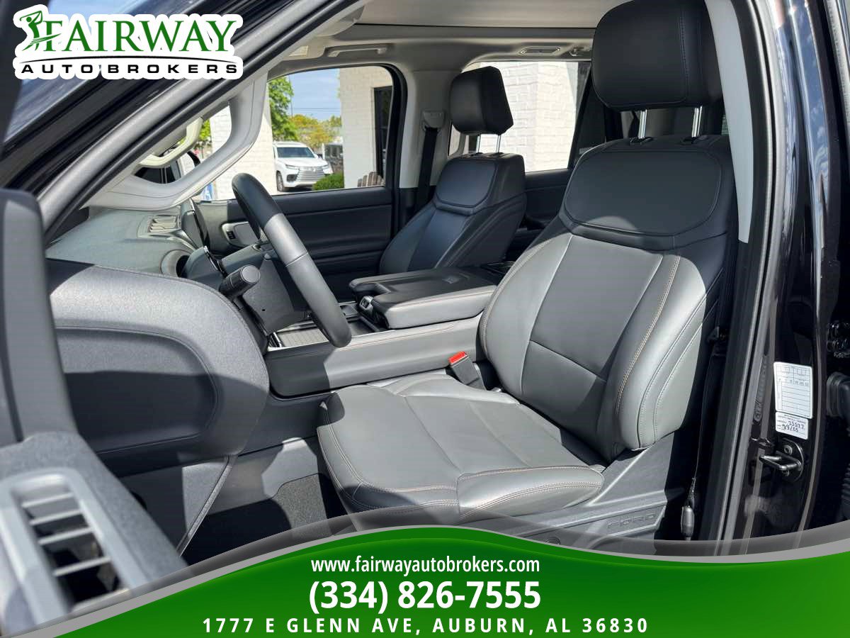Used 2025 Ford Expedition Active image 10