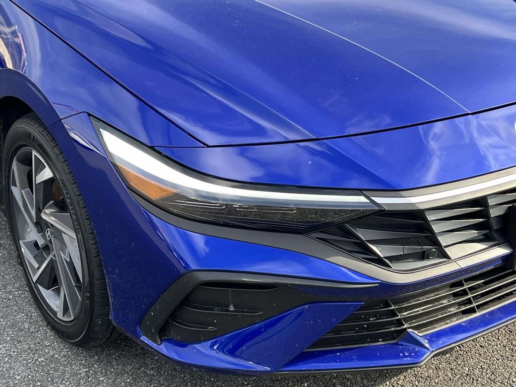 Certified 2025 Hyundai Elantra Sport image 10
