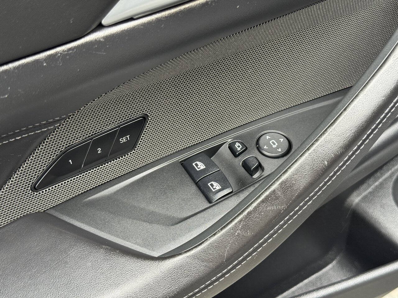 Used 2021 BMW M4 Competition w/ M Carbon Exterior Package RWD image 36