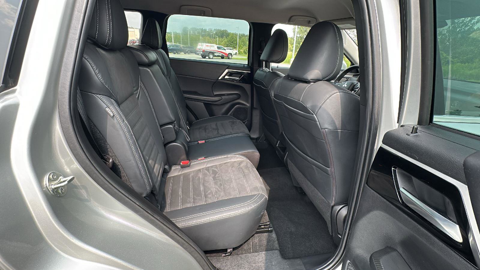 Used 2022 Mitsubishi Outlander SE image 21