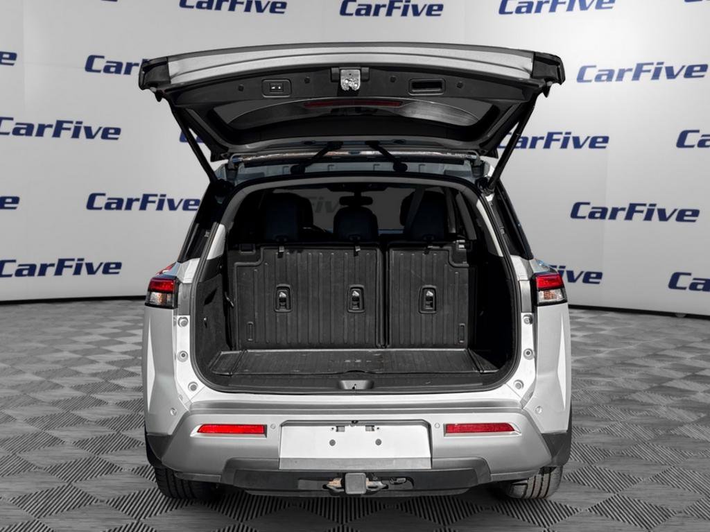 Used 2022 Nissan Pathfinder SL w/ Lighting Package (N92) image 11