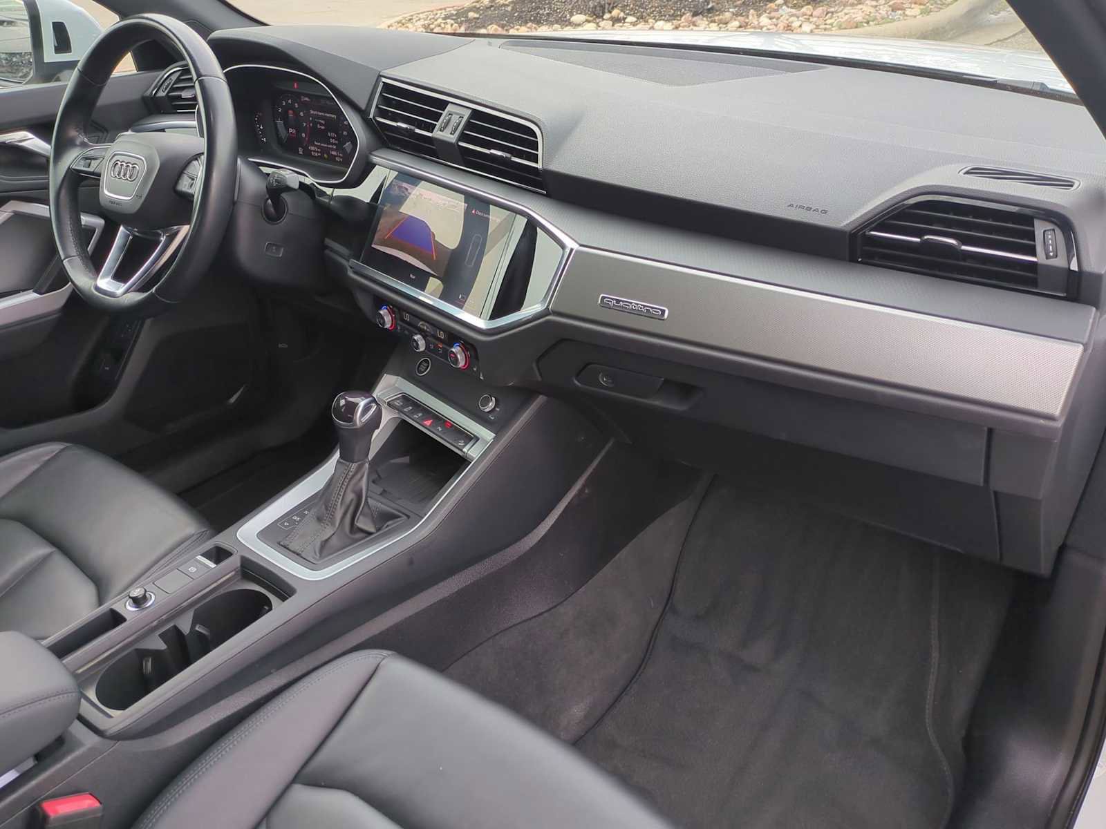 Used 2024 Audi Q3 2.0T Premium image 29