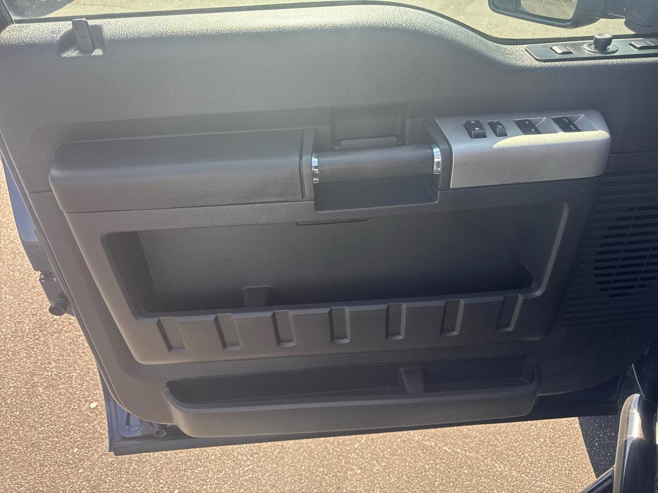 Used 2014 Ford F250 Lariat w/ Lariat Ultimate Package image 21