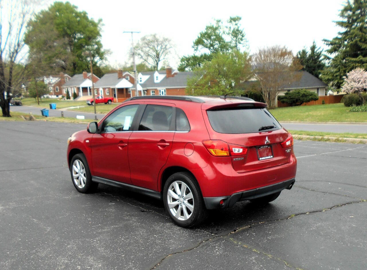 Used 2013 Mitsubishi Outlander Sport SE AWD/4WD image 8