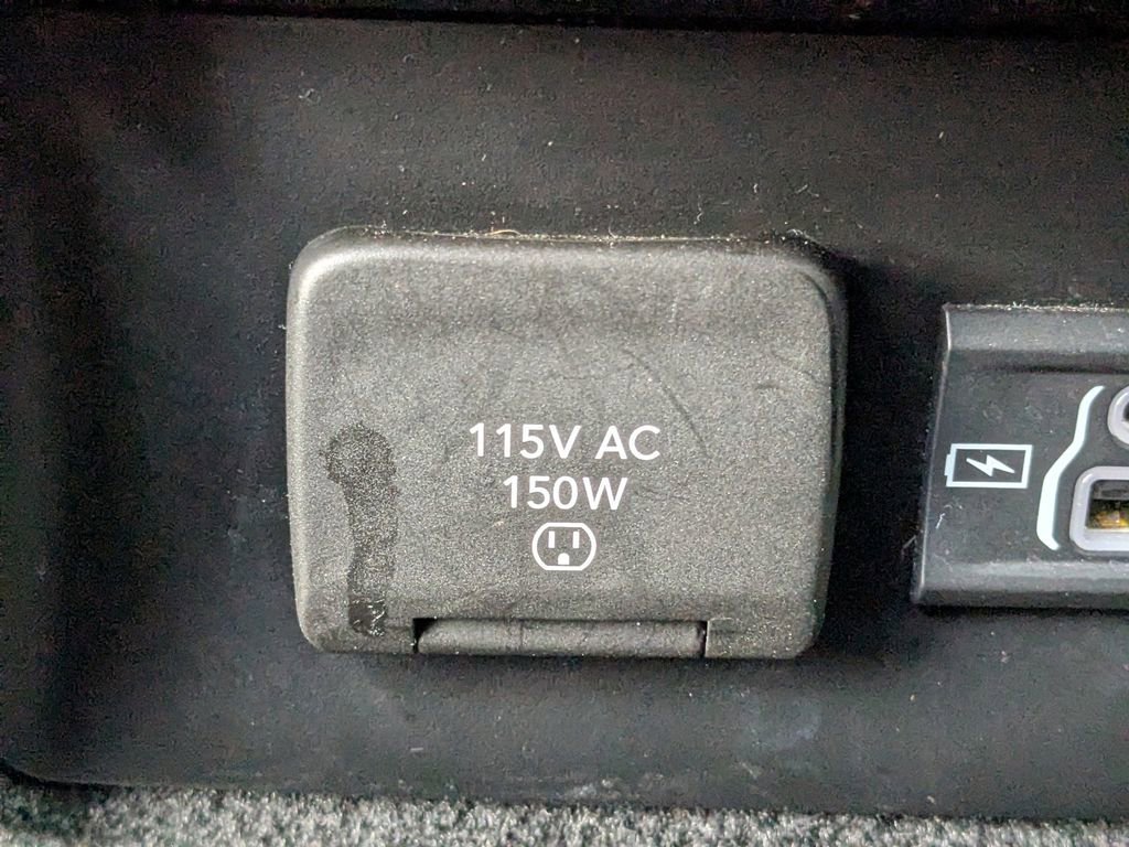 Used 2024 Jeep Wagoneer L 4WD image 14