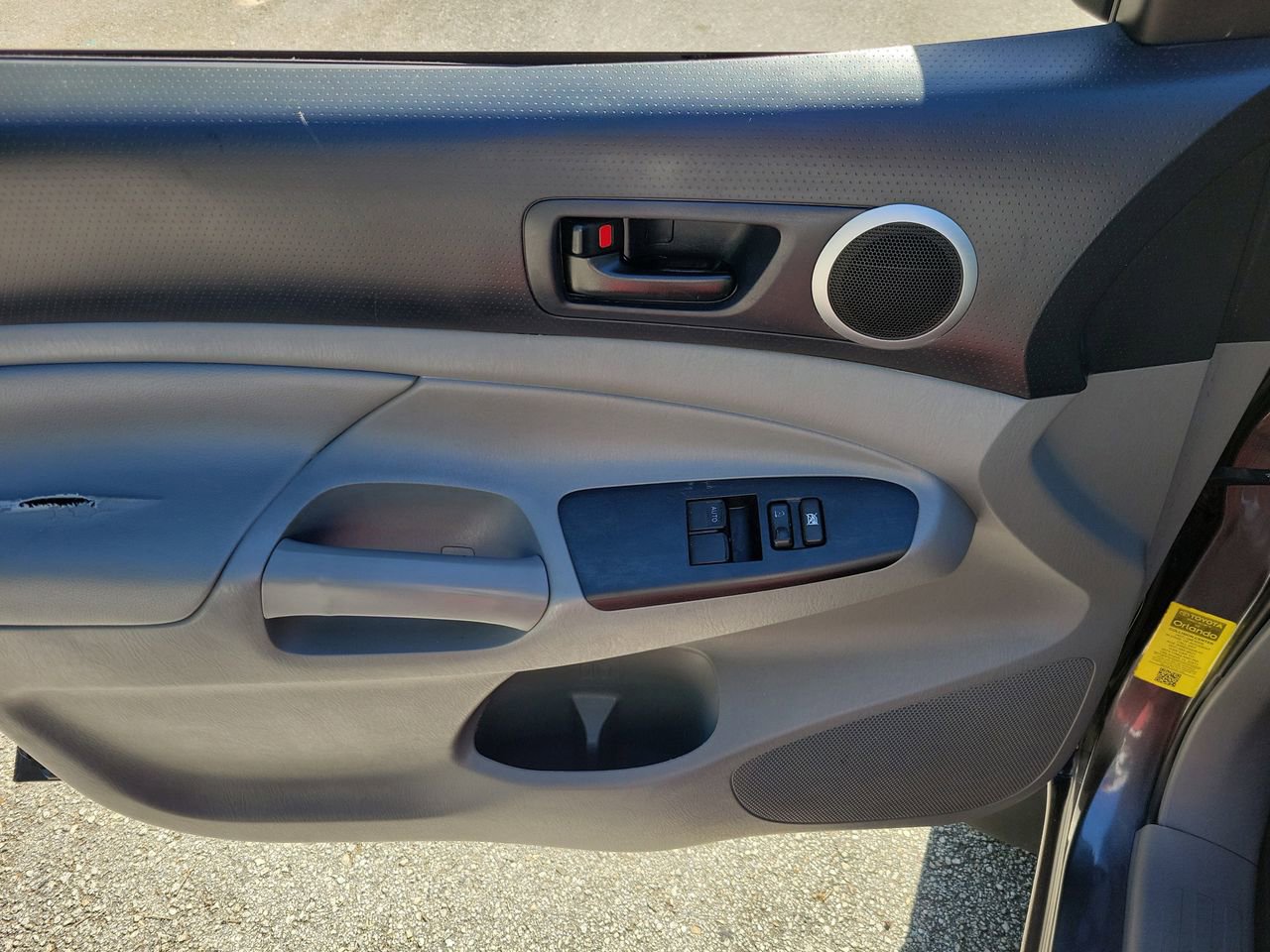 Used 2015 Toyota Tacoma PreRunner w/ SR5 Package image 9