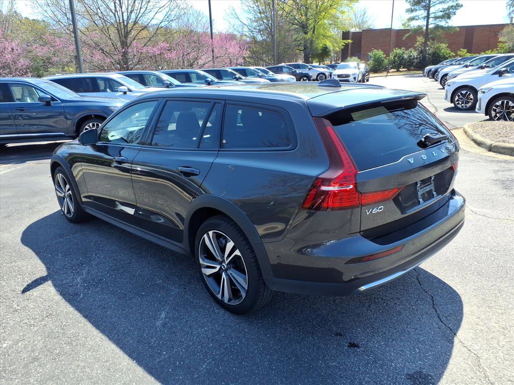 Certified 2025 Volvo V60 B5 Cross Country Plus image 7