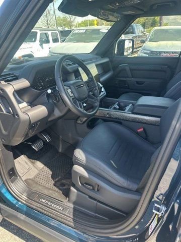 Used 2026 Land Rover Defender 110 image 15