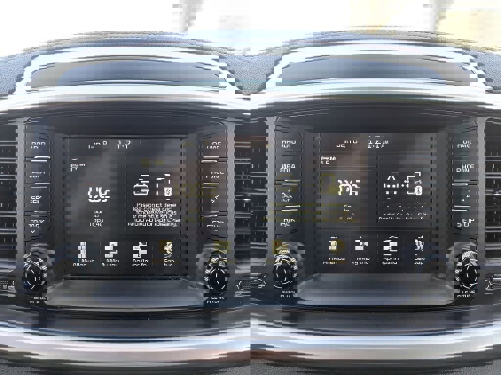 Used 2020 Kia Sorento LX image 19