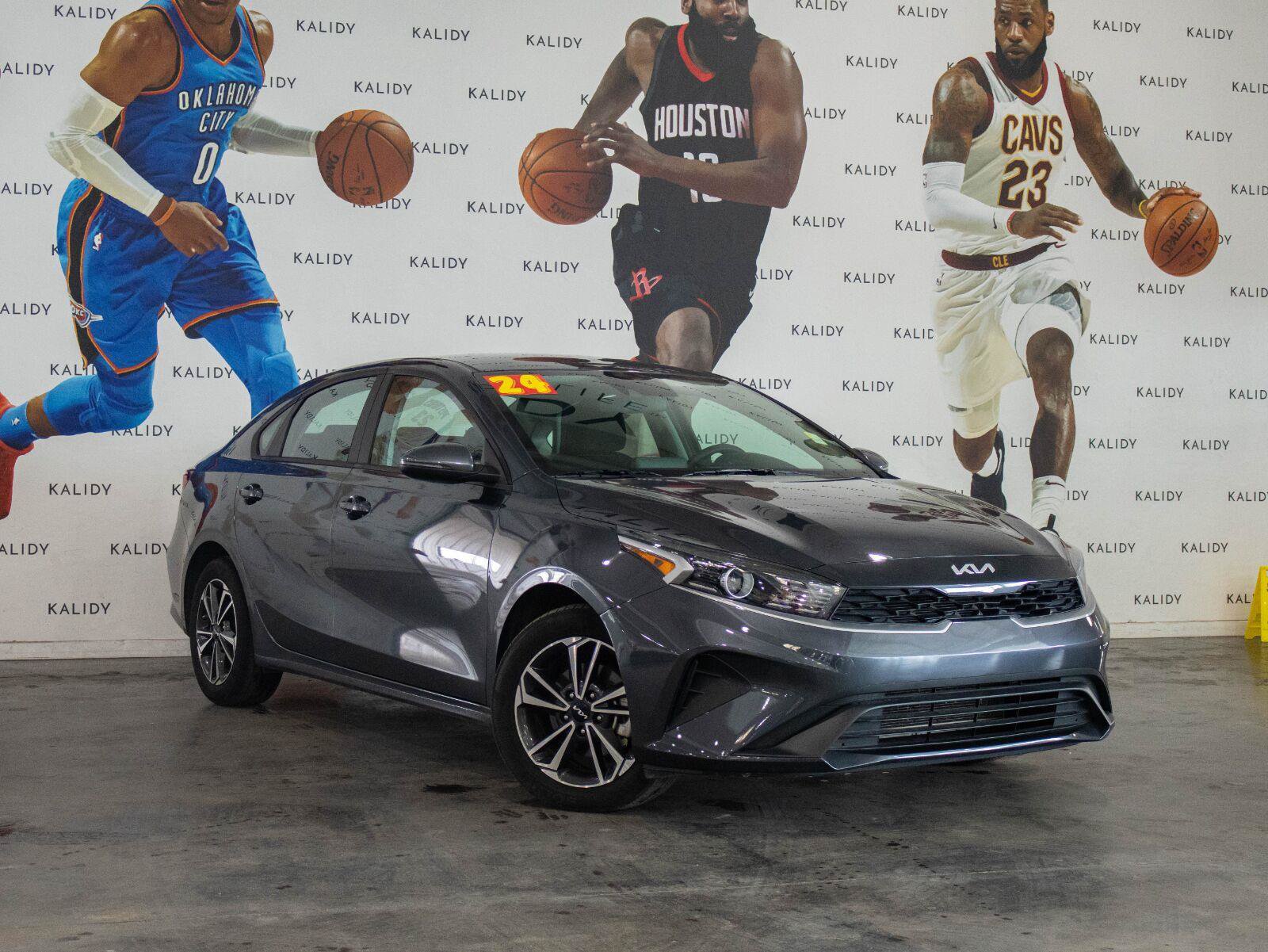 Used 2024 Kia Forte LXS w/ LXS Technology Package FWD image 2