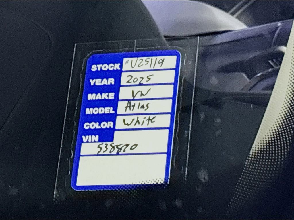 New 2025 Volkswagen Atlas SEL image 26