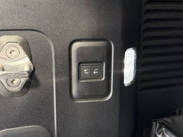 Used 2025 Land Rover Defender 130 Outbound AWD/4WD image 17
