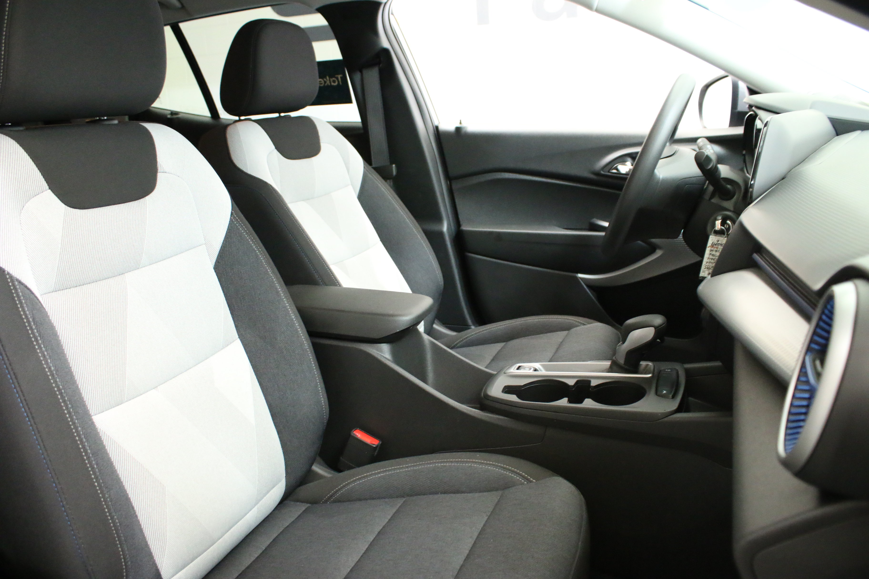 Certified 2024 Chevrolet Trax LS w/ LS Convenience Package FWD image 32