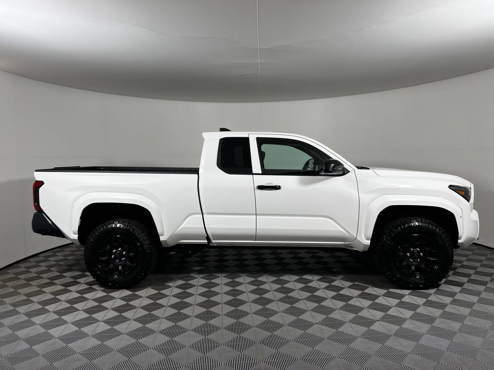 Used 2025 Toyota Tacoma SR RWD image 4