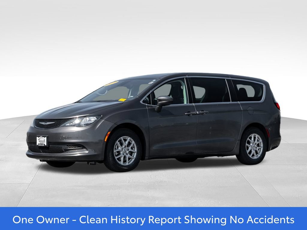 Used 2023 Chrysler Voyager LX FWD image 3