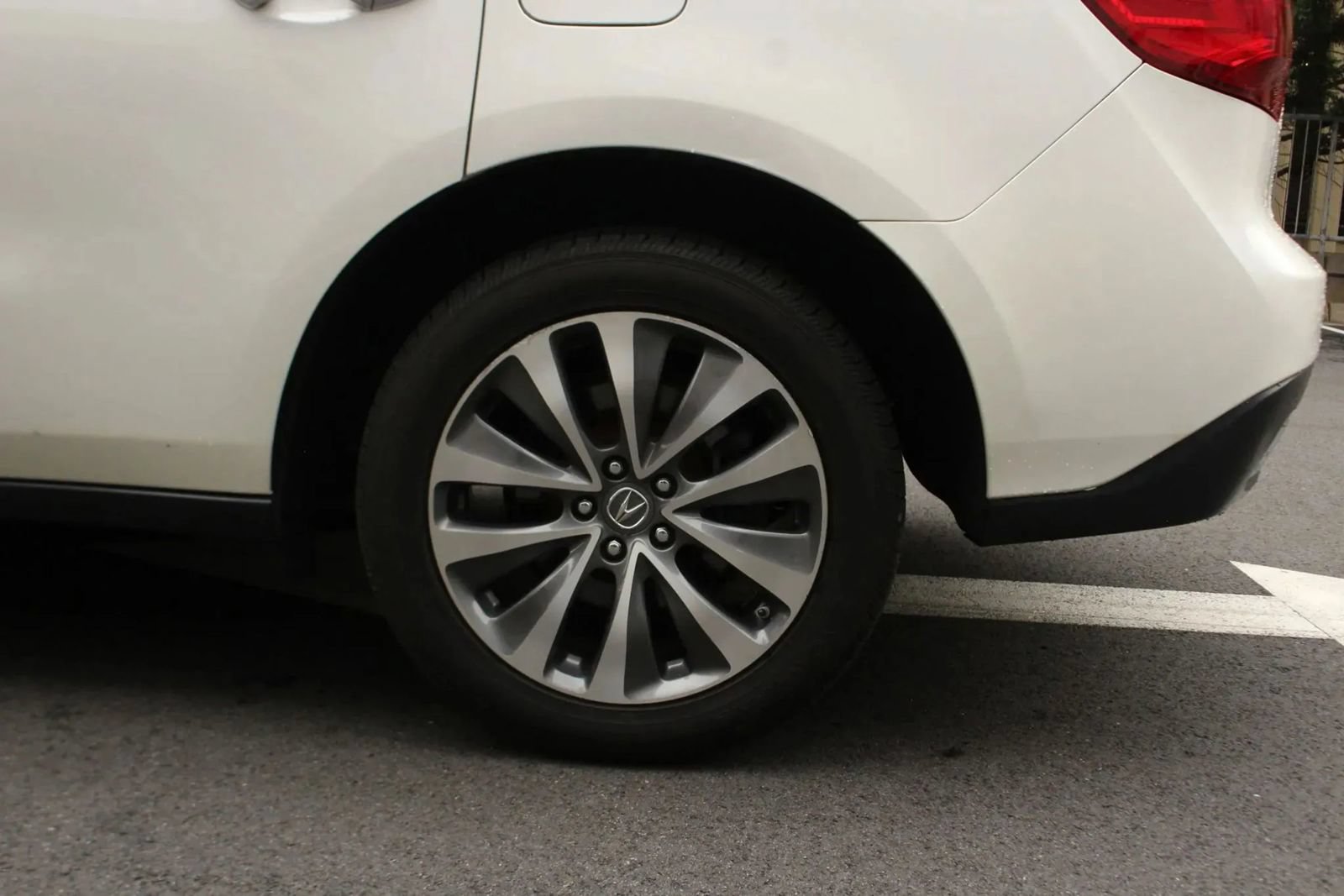 Used 2016 Acura MDX SH-AWD w/ Technology Package image 8